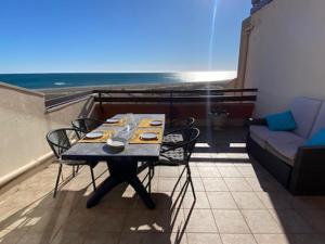 Port Leucate: Appartement T3 Duplex Climatisé, 6 Pers, Face à la Mer, Parking - FR-1-798-53
