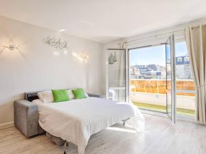 Appartement à Cabourg avec Balcon et Cuisine Équipée - FR-1-788-57