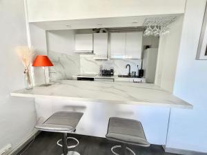 Appartement lumineux plage pour 4 pers avec piscine et parking - FR-1-716-81