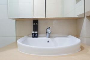 Minimalist Studio Apartment at Supermall Mansion Orchard By Travelio