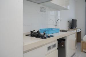 Gorgeous and Comfy Studio Sky House BSD Apartment By Travelio