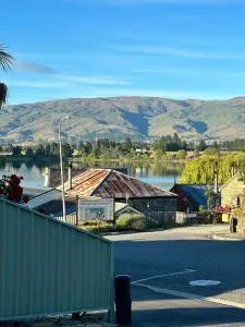 Lake Dunstan Trailhouse - 克伦威尔