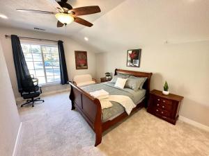 Retreat 7B4B Resort Pool Hot Tub Game City View