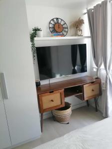 Luxury 1Bedroom Condo Unit Near Manila Airport - Azure Resort Residences