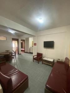 skyrise hotel & restaurant