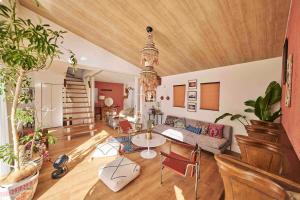 Aqua Villa with Pool, Sauna, and 100 inch 4K Projector, 5-minute walk from Fujitsu Park Sea