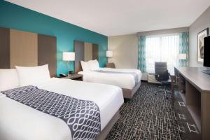 Queen Room with Two Queen Beds - Non-Smoking room in La Quinta by Wyndham Atlanta Airport North