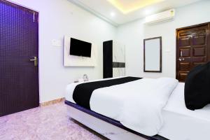 Collection O Godowliya Varanasi