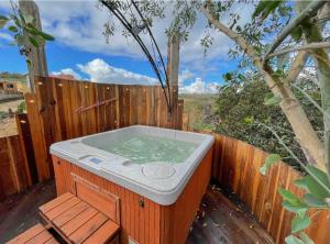 Chalet Contenedor by Las Minas Doors & Bed