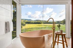 Paddock View Ranch In The Sunshine Coast Countryside