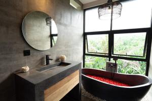 Canggu Private Townhouse with Private Pool, Tropical Industrial Style