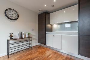 Modern London City Apartment