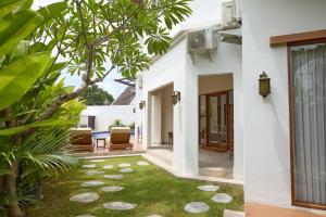 Fale Seminyak - Brand New Modern Luxury 5BR Villa in Seminyak with Private Pool, Gym & Massage Room