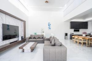 6BR Luxury Villa in Phuket
