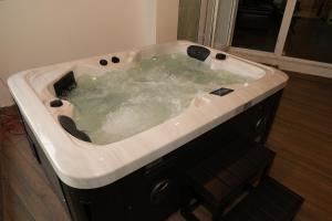 Sansa By The Woods - Manor&Spa