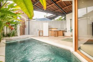Chic 1-BR Villa with Pool, 800m from Echo Beach