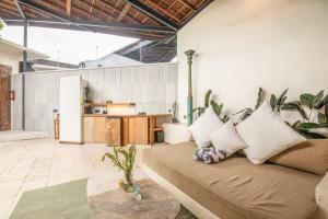 Chic 1-BR Villa with Pool, 800m from Echo Beach