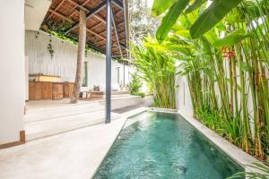 Deluxe 1-BR Villa with Pool, 4 Mins to Echo Beach,