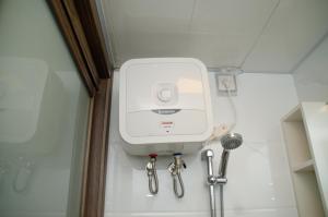 Nice and Comfy Studio at Sky House BSD Apartment By Travelio