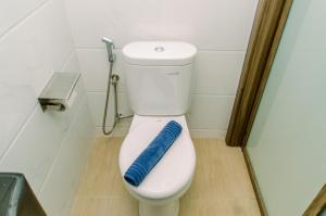 Nice and Comfy Studio at Sky House BSD Apartment By Travelio