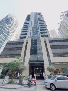 D Stays holiday homes 1min walk to Dubai mall & Burj Khalifa