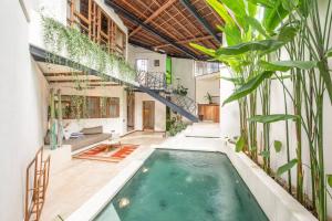 Contemporary 2-BR Art Deco Villa, 800m to the Beac