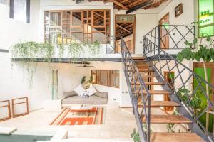 Contemporary 2-BR Art Deco Villa, 800m to the Beac