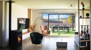 Gd Maison face aux Lavandes - salle de jeux - confort - vue dégagée montagne et campagne - Parking - Espaces extérieurs agréables - Sauzet