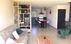 Villas Havre de Paix et Lavandes - Tres Calme - Salle de jeux - Jacuzzi Chauffe - Idealement placee - Aucun vis a vis : photos des chambres