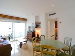 Apartment in Estartit near sand beach