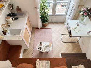 Beautiful Studio close Place de la Comédie in city center