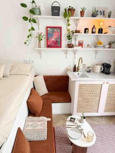 Beautiful Studio close Place de la Comédie in city center