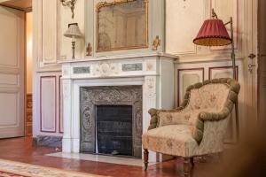 Villas Chateau de Cristin du XVIII, authentique et familial - ROSSIconciergerie : photos des chambres