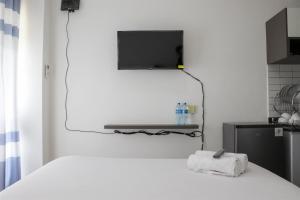 Comfy Stay Studio at Sayana Bekasi Apartment By Travelio