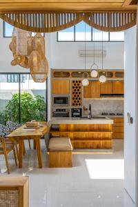 Villa Arunika - Stylish tropical 2BR Villa close to Nyanyi beach!