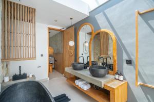 Villa Arunika - Stylish tropical 2BR Villa close to Nyanyi beach!