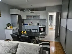 Eleni Apartment - 普里莱普