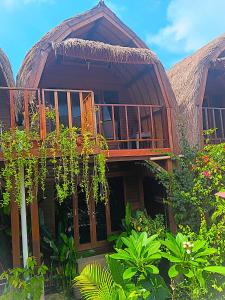 Phòng Deluxe Giường Đôi Có Ban Công (Deluxe Double Room with Balcony)