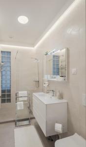 Luxury Apartment with Garden near Tvrđa by Destination GREEN Croatia