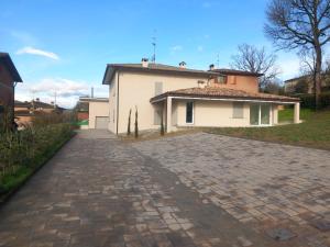 Minghetta bed and room