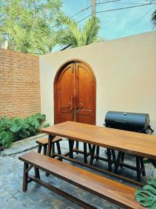 Cherish Villa near beach with jacuzzi pool and BBQ garden