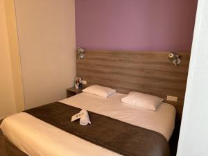 Hotels BRIT HOTEL CONFORT NEVERS Centre Gare : photos des chambres
