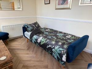 Royal Pavilion Garden Apartment with Parking