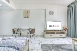 Luxury Studio with Marina View Al Hamra Village