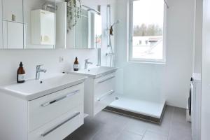 Design Apartment mit Kingsize-Betten & Balkon