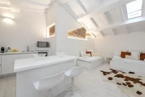 White Loft -Bijou- tra Verona e il Lago di Garda - سيتّيمو
