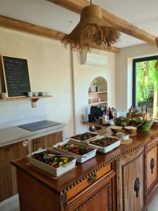 BlissHouse Luxurious Guesthouse calm and energetic spot near by city surrounded by the forestyou will find your peace and your people