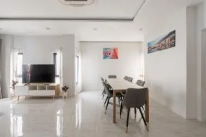 CJ Private Villa near BTS Thonglor - Khlong Toei