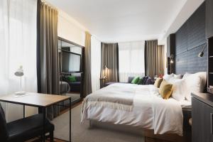 Deluxe Double room in GLO Hotel Art