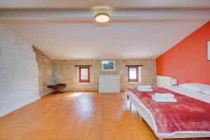 Maisons de vacances Gite du Vieux Fourens, entre charme et nature : photos des chambres